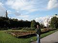 24 Park at the Burgtheater * A park near Vienna's City Hall (left) and the Burgtheater (right) * 800 x 600 * (189KB)